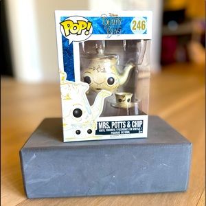 FUNKO POP Beauty and the Beast, Mrs. Potts & Chip #246 (2016 Vaulted) 🫖 🌹